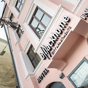 Blackhome Boutique I Contactless Check-in Apartahotel Innsbruck