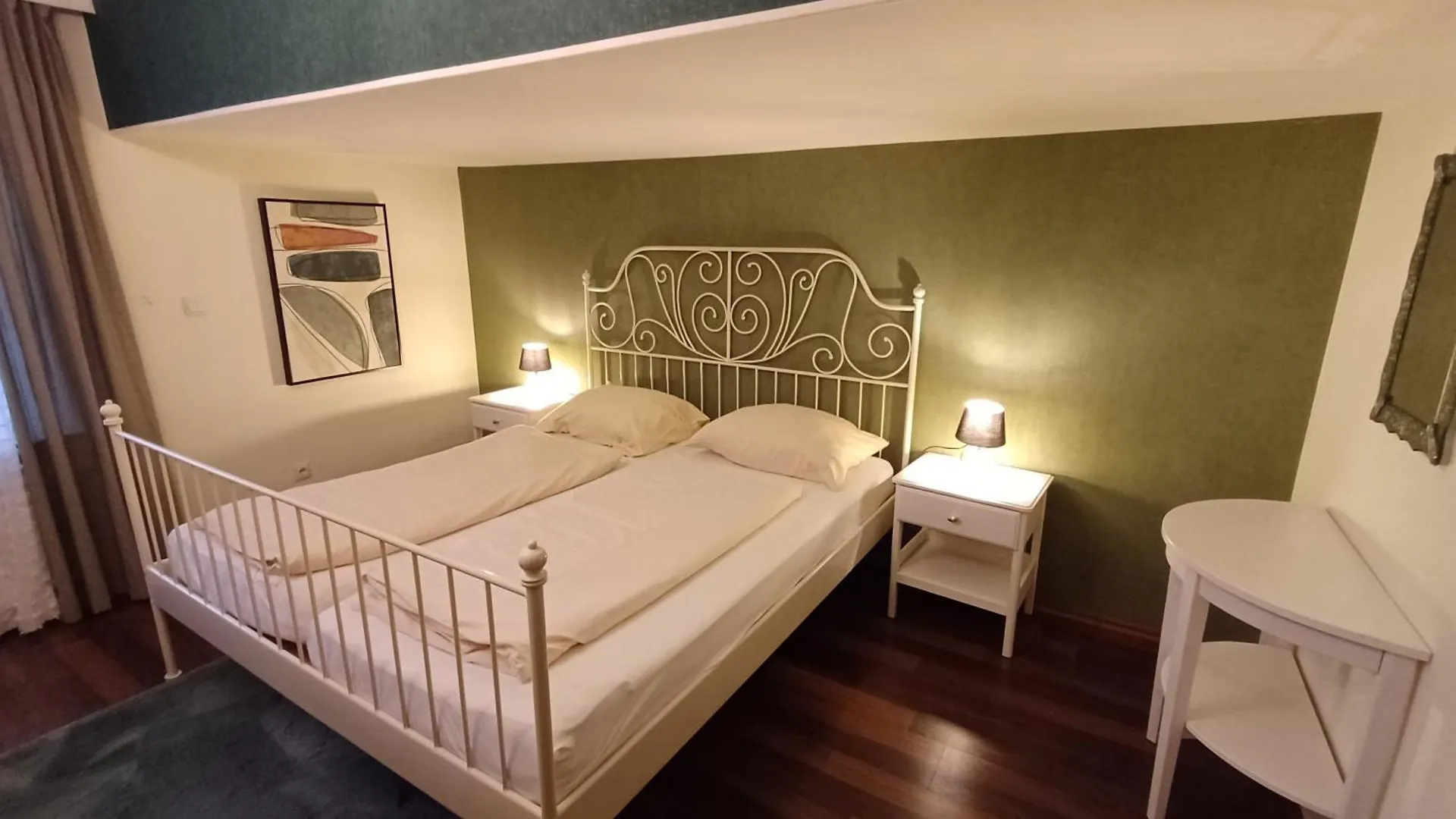 Haus Am Moos Bed & Breakfast Salzburg 0*,